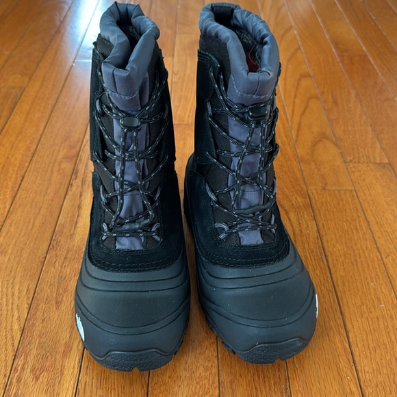 Boy’s North Face waterproof winter boots size 4 - Picture 5 of 11